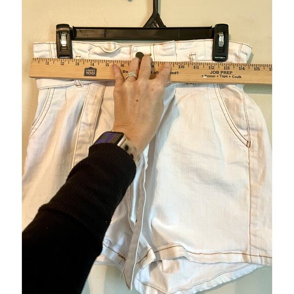 GB Denim Shorts Juniors 9 white Ivory Jean Button Fly Paperbag Shorts - Picture 4 of 6